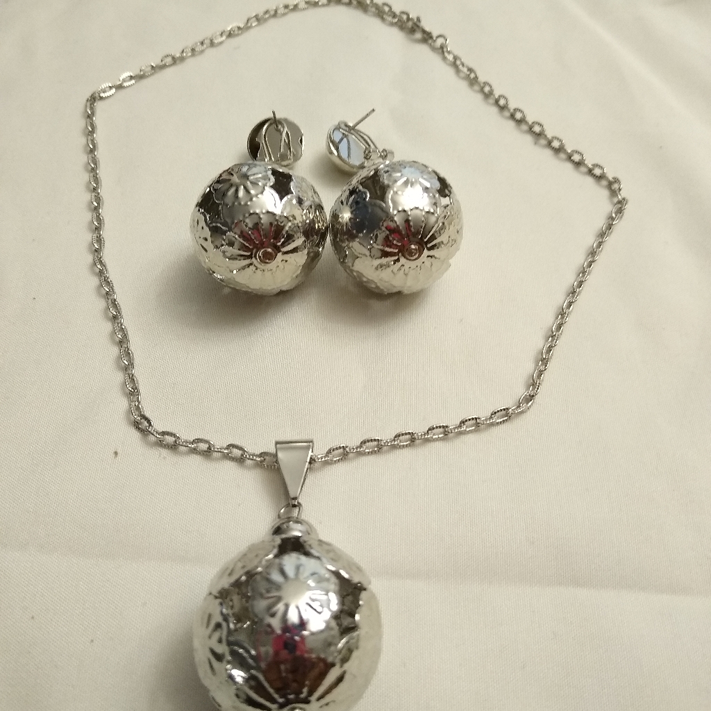 Silver Pendent Set
